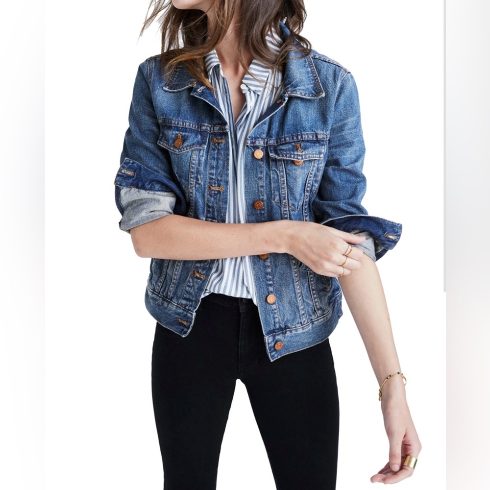 Madewell
Classic Jean Jacket
SIZE MEDIUM